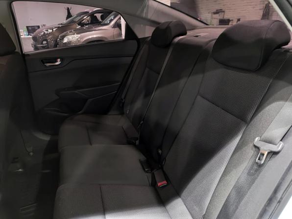 Hyundai Solaris II с пробегом 2018 года, цена 1 292 000 рублей, 121540 км, седан, Автокод Объявления