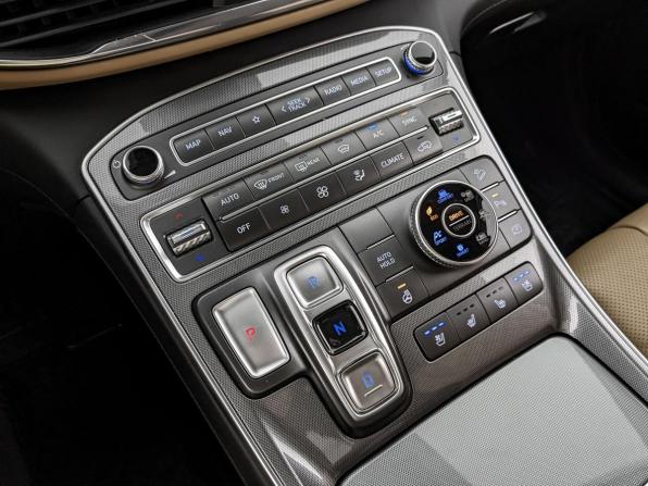 Hyundai Santa Fe IV Рестайлинг с пробегом 2022 года, цена 4 190 000 рублей, 59037 км, внедорожник, Автокод Объявления