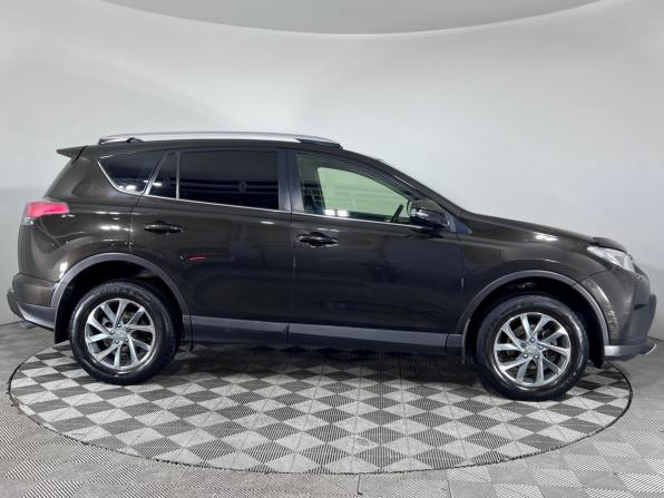 Toyota RAV4 IV (XA40) Рестайлинг с пробегом 2015 года, цена 1 780 000 рублей, 211000 км, внедорожник, Автокод Объявления