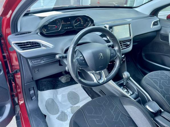 Peugeot 2008 I Рестайлинг с пробегом 2018 года, цена 1 320 000 рублей, 83400 км, внедорожник, Автокод Объявления