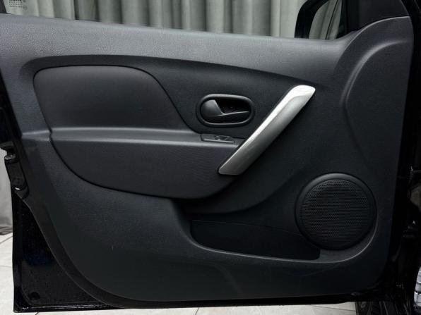 Renault Sandero II с пробегом 2016 года, цена 799 000 рублей, 176977 км, хэтчбек, Автокод Объявления