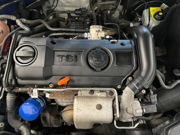 Skoda Octavia II (A5) Рестайлинг с пробегом 2012 года, цена 630 000 рублей, 301105 км, лифтбек, Автокод Объявления