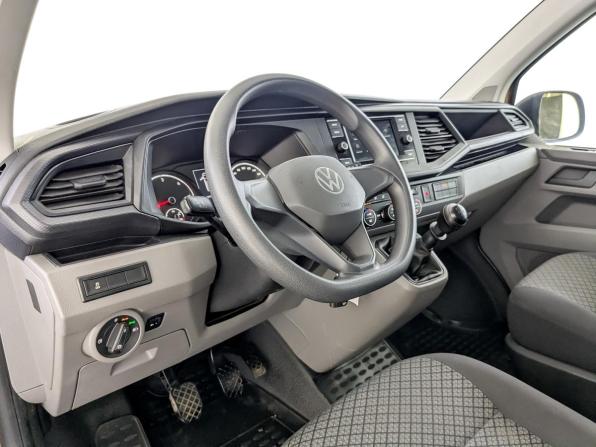 Volkswagen Caravelle T6 Рестайлинг с пробегом 2021 года, цена 4 320 000 рублей, 62925 км, минивэн, Автокод Объявления