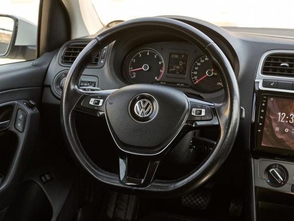 Volkswagen Polo V Рестайлинг с пробегом 2019 года, цена 1 198 000 рублей, 124823 км, седан, Автокод Объявления