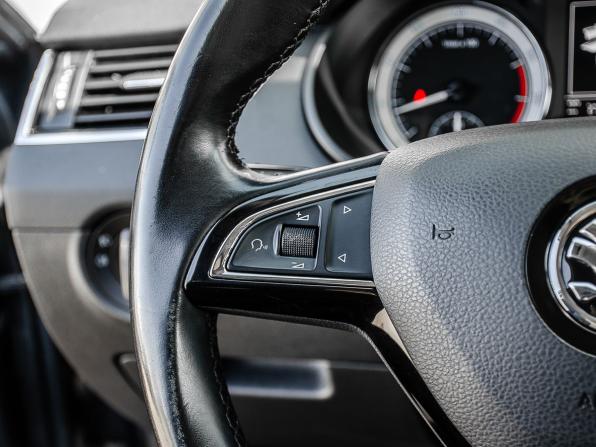 Skoda Octavia III (A7) Рестайлинг с пробегом 2019 года, цена 1 670 000 рублей, 144760 км, лифтбек, Автокод Объявления