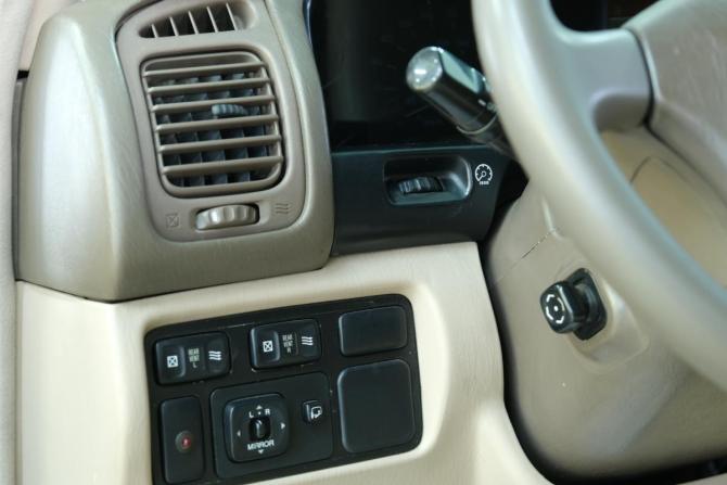 Lexus LX II с пробегом 2001 года, цена 1 899 000 рублей, 330000 км, внедорожник, Автокод Объявления