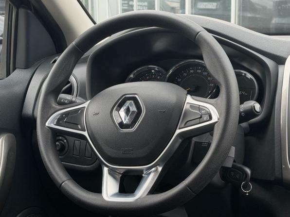 Renault Sandero II Рестайлинг с пробегом 2018 года, цена 1 249 000 рублей, 58800 км, хэтчбек, Автокод Объявления