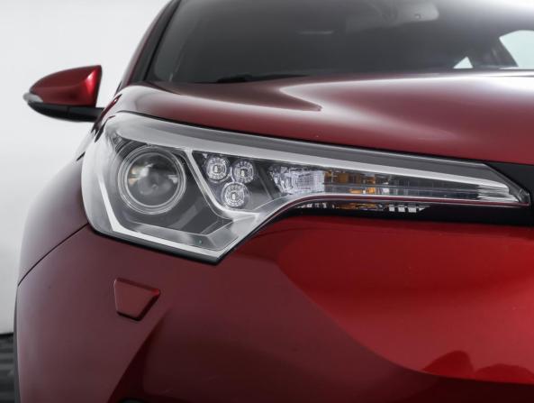 Toyota C-HR I с пробегом 2018 года, цена 2 370 000 рублей, 75609 км, внедорожник, Автокод Объявления