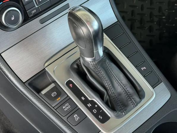 Volkswagen Passat B7 с пробегом 2011 года, цена 989 000 рублей, 155189 км, седан, Автокод Объявления