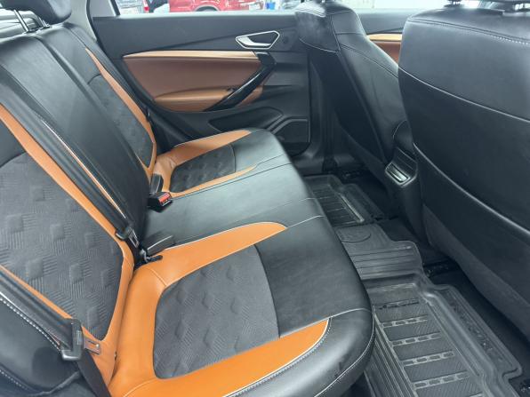 Lada (ВАЗ) Vesta I Рестайлинг (NG) с пробегом 2024 года, цена 1 279 000 рублей, 84811 км, универсал, Автокод Объявления