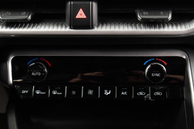 Kia K5 III с пробегом 2021 года, цена 2 249 000 рублей, 93875 км, седан, Автокод Объявления