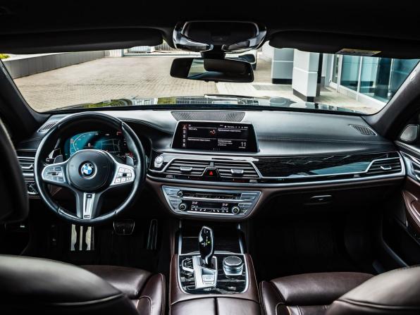 BMW 7 серии VI (G11/G12) Рестайлинг с пробегом 2019 года, цена 5 890 000 рублей, 98398 км, седан, Автокод Объявления