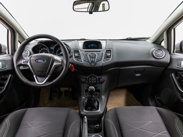 Ford Fiesta Mk6 Рестайлинг с пробегом 2015 года, цена 1 034 000 рублей, 46810 км, седан, Автокод Объявления