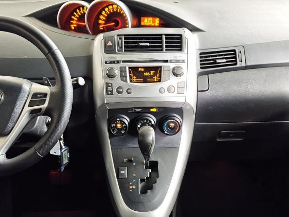 Toyota Verso I с пробегом 2012 года, цена 995 000 рублей, 258370 км, компактвэн, Автокод Объявления