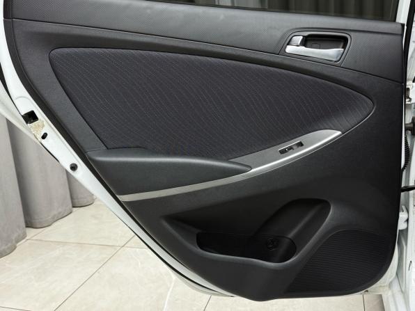 Hyundai Solaris I Рестайлинг с пробегом 2016 года, цена 1 329 000 рублей, 76569 км, седан, Автокод Объявления