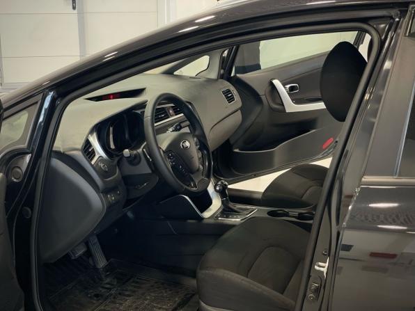 Kia Ceed II Рестайлинг с пробегом 2017 года, цена 1 385 000 рублей, 149000 км, универсал, Автокод Объявления