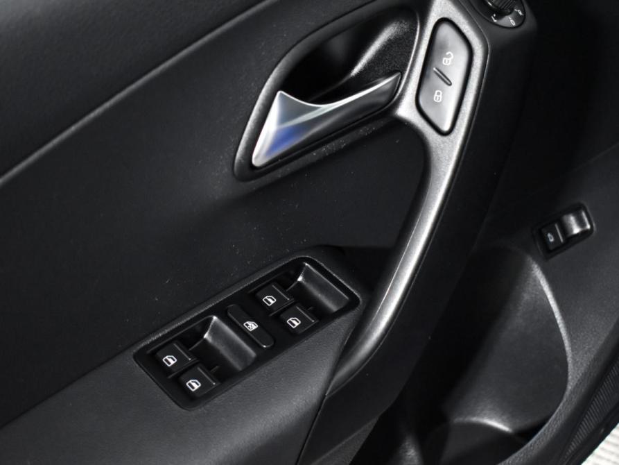 Volkswagen Polo V Рестайлинг Санкт-Петербург  - изображение 10