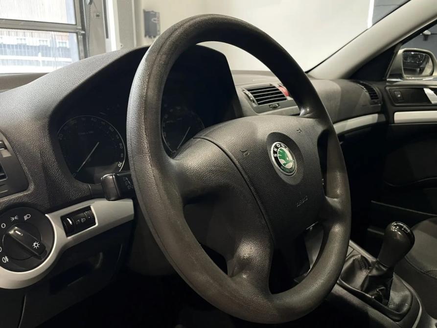 Skoda Octavia II (A5) Москва  - изображение 13