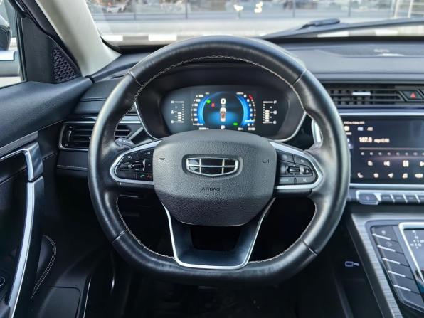 Geely Atlas Pro с пробегом 2023 года, цена 1 819 000 рублей, 31700 км, внедорожник, Автокод Объявления