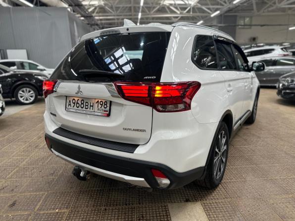 Mitsubishi Outlander III Рестайлинг 2 с пробегом 2017 года, цена 2 190 000 рублей, 97103 км, внедорожник, Автокод Объявления