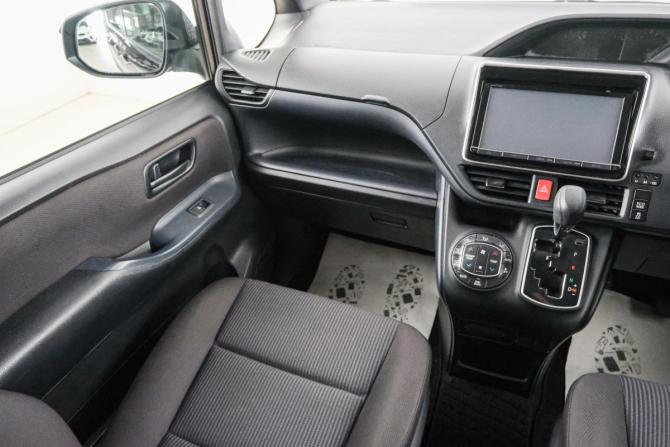 Toyota Noah III (R80) с пробегом 2015 года, цена 1 699 000 рублей, 134000 км, минивэн, Автокод Объявления