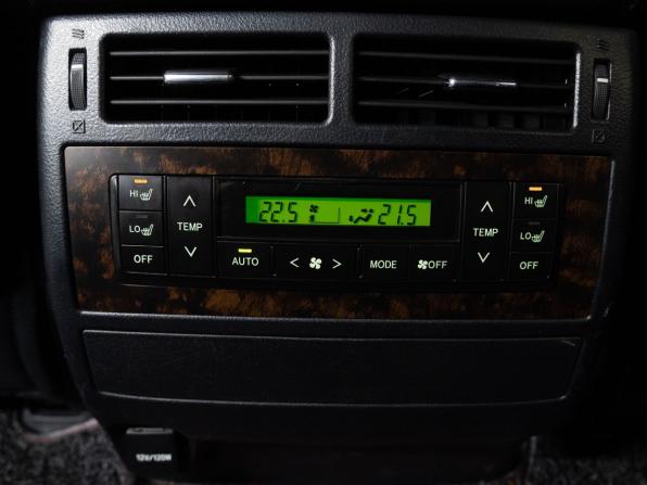 Toyota Land Cruiser 200 Series Рестайлинг 1 с пробегом 2013 года, цена 4 649 000 рублей, 108930 км, внедорожник, Автокод Объявления