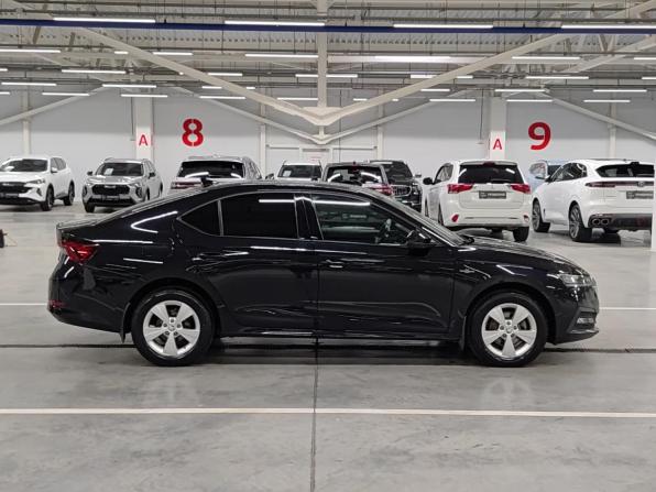 Skoda Octavia IV (A8) с пробегом 2021 года, цена 2 120 000 рублей, 129719 км, лифтбек, Автокод Объявления