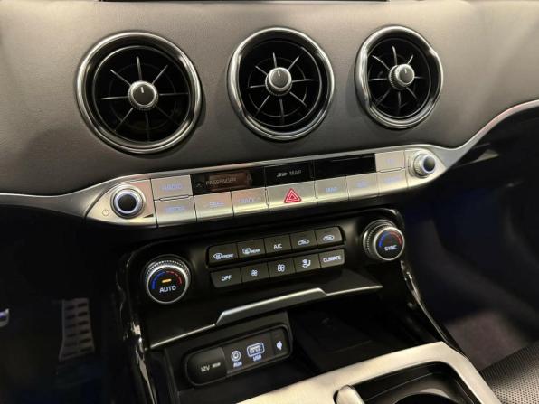 Kia Stinger I с пробегом 2018 года, цена 3 270 000 рублей, 107289 км, лифтбек, Автокод Объявления