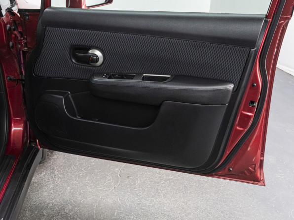 Nissan Tiida I с пробегом 2012 года, цена 1 075 000 рублей, 45705 км, хэтчбек, Автокод Объявления