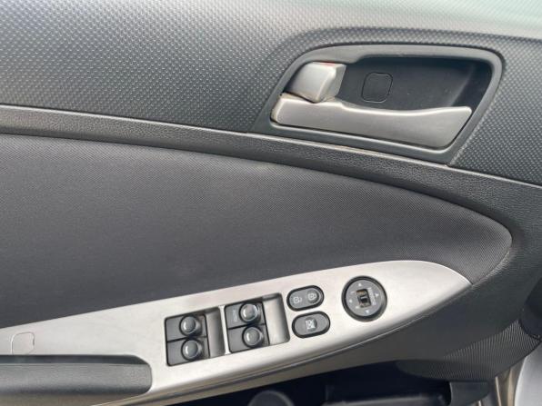 Hyundai Solaris I Рестайлинг с пробегом 2016 года, цена 715 000 рублей, 266473 км, седан, Автокод Объявления