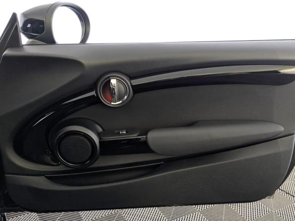 Mini Hatch III (F55/F56) Рестайлинг с пробегом 2020 года, цена 3 200 000 рублей, 69668 км, хэтчбек, Автокод Объявления