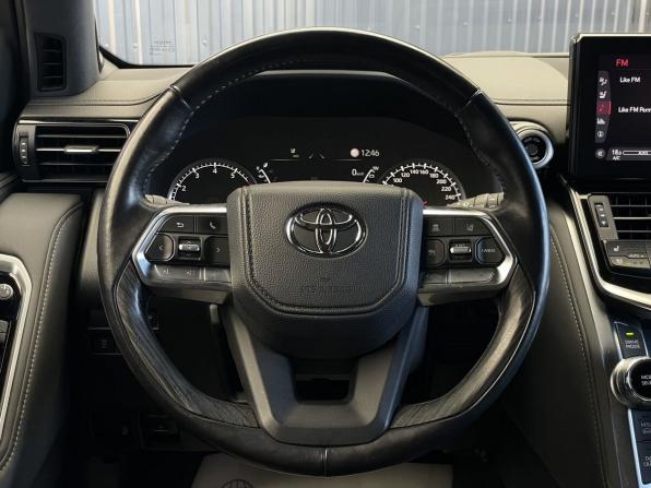 Toyota Land Cruiser 300 Series с пробегом 2021 года, цена 10 987 000 рублей, 64929 км, внедорожник, Автокод Объявления