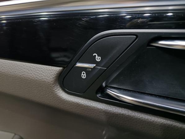 Porsche Macan I с пробегом 2015 года, цена 2 400 000 рублей, 157207 км, внедорожник, Автокод Объявления