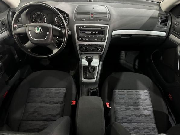 Skoda Octavia II (A5) Рестайлинг с пробегом 2013 года, цена 960 000 рублей, 125250 км, лифтбек, Автокод Объявления