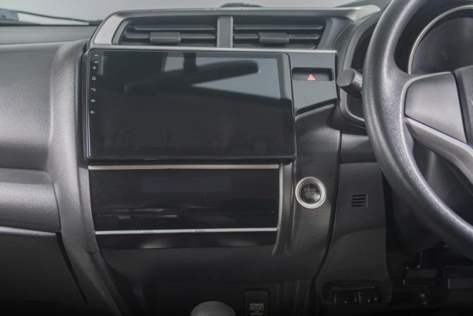 Honda Fit III Рестайлинг с пробегом 2017 года, цена 1 079 000 рублей, 135000 км, хэтчбек, Автокод Объявления