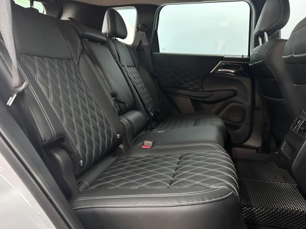 Mitsubishi Outlander IV с пробегом 2023 года, цена 3 970 000 рублей, 66 км, внедорожник, Автокод Объявления