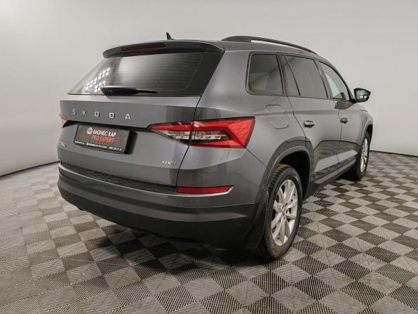 Skoda Karoq I с пробегом 2020 года, цена 2 129 000 рублей, 194917 км, внедорожник, Автокод Объявления