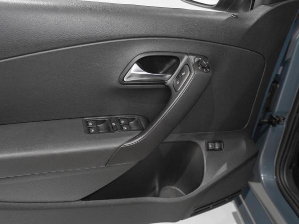 Volkswagen Polo V Рестайлинг с пробегом 2019 года, цена 1 275 000 рублей, 104530 км, седан, Автокод Объявления