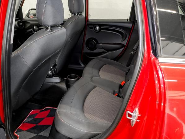 Mini Hatch III (F55/F56) с пробегом 2017 года, цена 1 750 000 рублей, 76993 км, хэтчбек, Автокод Объявления