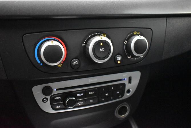 Renault Fluence I Рестайлинг с пробегом 2013 года, цена 700 000 рублей, 108911 км, седан, Автокод Объявления