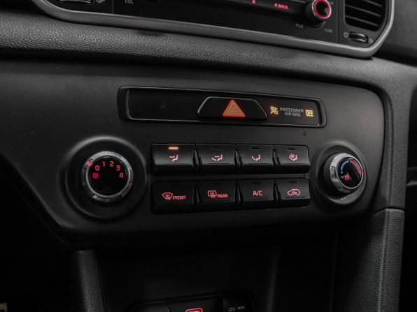 Kia Sportage IV Рестайлинг с пробегом 2018 года, цена 2 399 000 рублей, 102038 км, внедорожник, Автокод Объявления