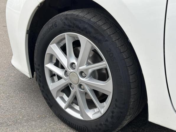 Toyota Corolla XI (E160 E170 E180) с пробегом 2013 года, цена 1 045 000 рублей, 187420 км, седан, Автокод Объявления