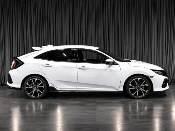 Honda Civic X с пробегом 2018 года, цена 2 089 000 рублей, 106156 км, хэтчбек, Автокод Объявления