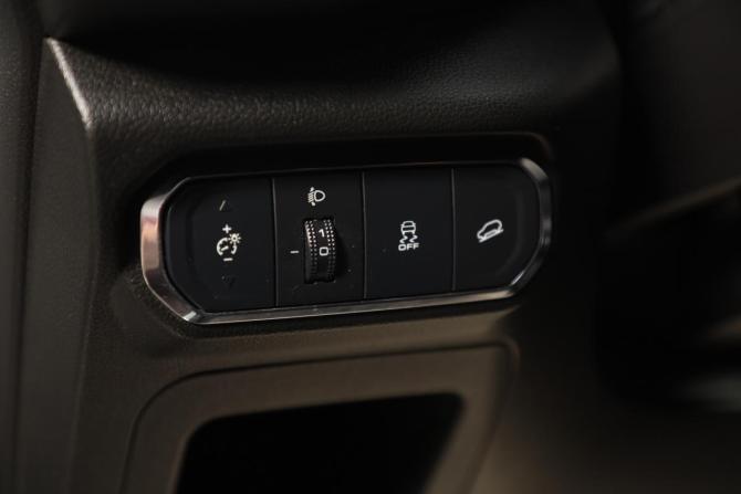 Haval Jolion I Рестайлинг с пробегом 2024 года, цена 1 849 000 рублей, 44001 км, внедорожник, Автокод Объявления