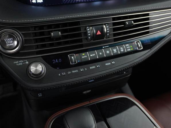 Lexus LS V с пробегом 2018 года, цена 3 900 055 рублей, 193769 км, седан, Автокод Объявления