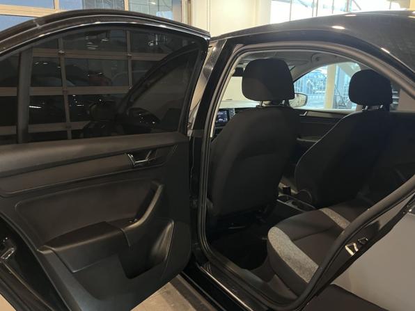 Skoda Rapid II с пробегом 2021 года, цена 1 315 000 рублей, 81135 км, лифтбек, Автокод Объявления