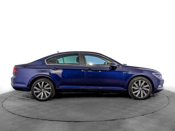 Volkswagen Passat B8 с пробегом 2019 года, цена 2 400 000 рублей, 128087 км, седан, Автокод Объявления
