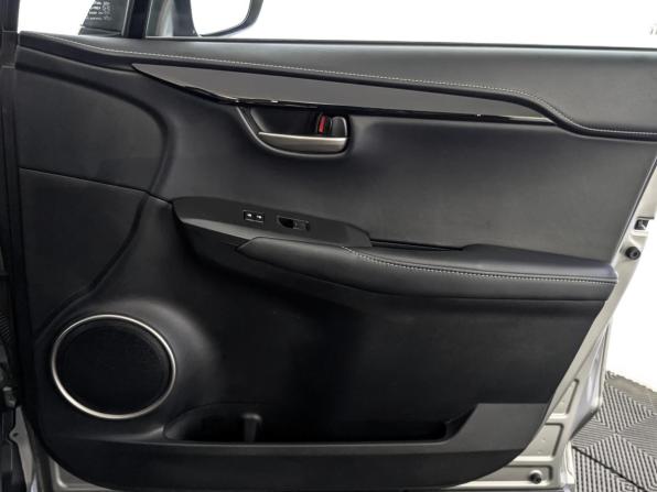 Lexus NX I с пробегом 2015 года, цена 2 395 000 рублей, 212618 км, внедорожник, Автокод Объявления