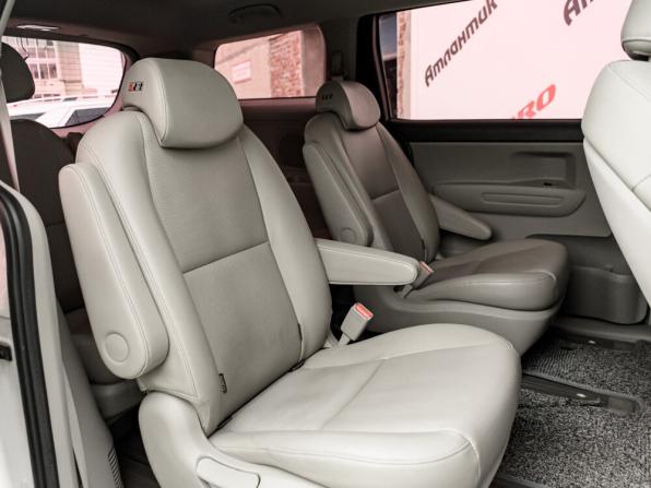 Kia Carnival III с пробегом 2018 года, цена 2 670 000 рублей, 124653 км, минивэн, Автокод Объявления