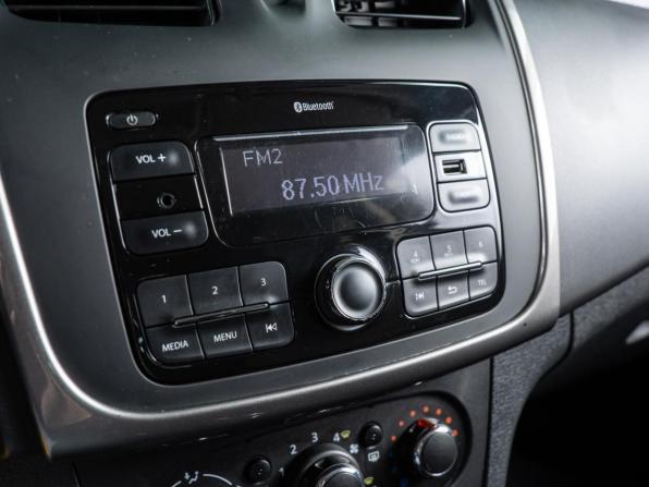 Renault Logan II с пробегом 2017 года, цена 870 000 рублей, 122238 км, седан, Автокод Объявления